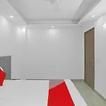Oyo Sunrise Villa Near Qutab Minar Metro Station