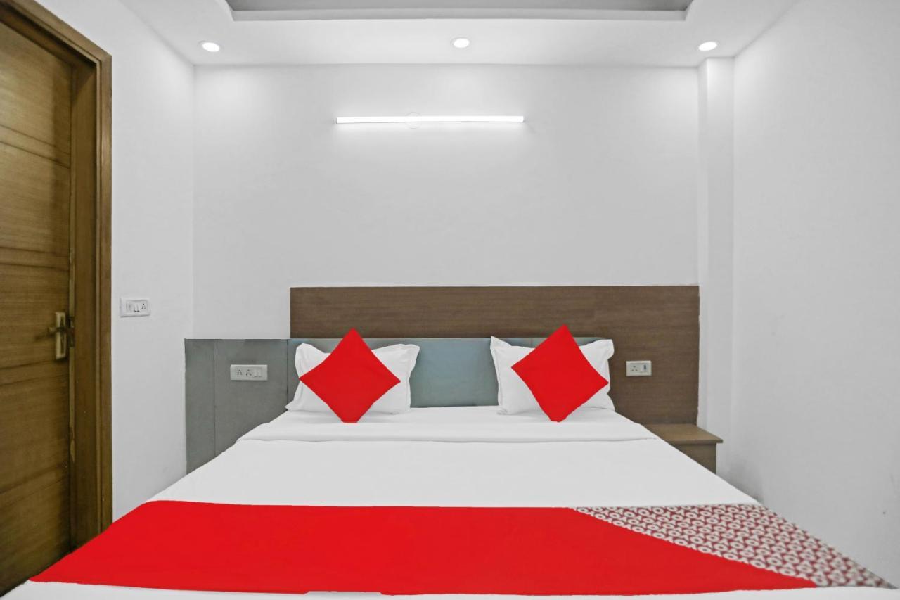 Oyo Sunrise Near Qutab Minar Metro Station Hotel 3*