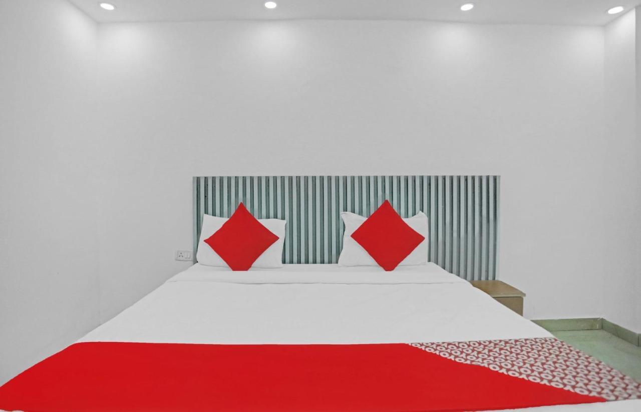 Hotel Oyo Sunrise Near Qutab Minar Metro Station