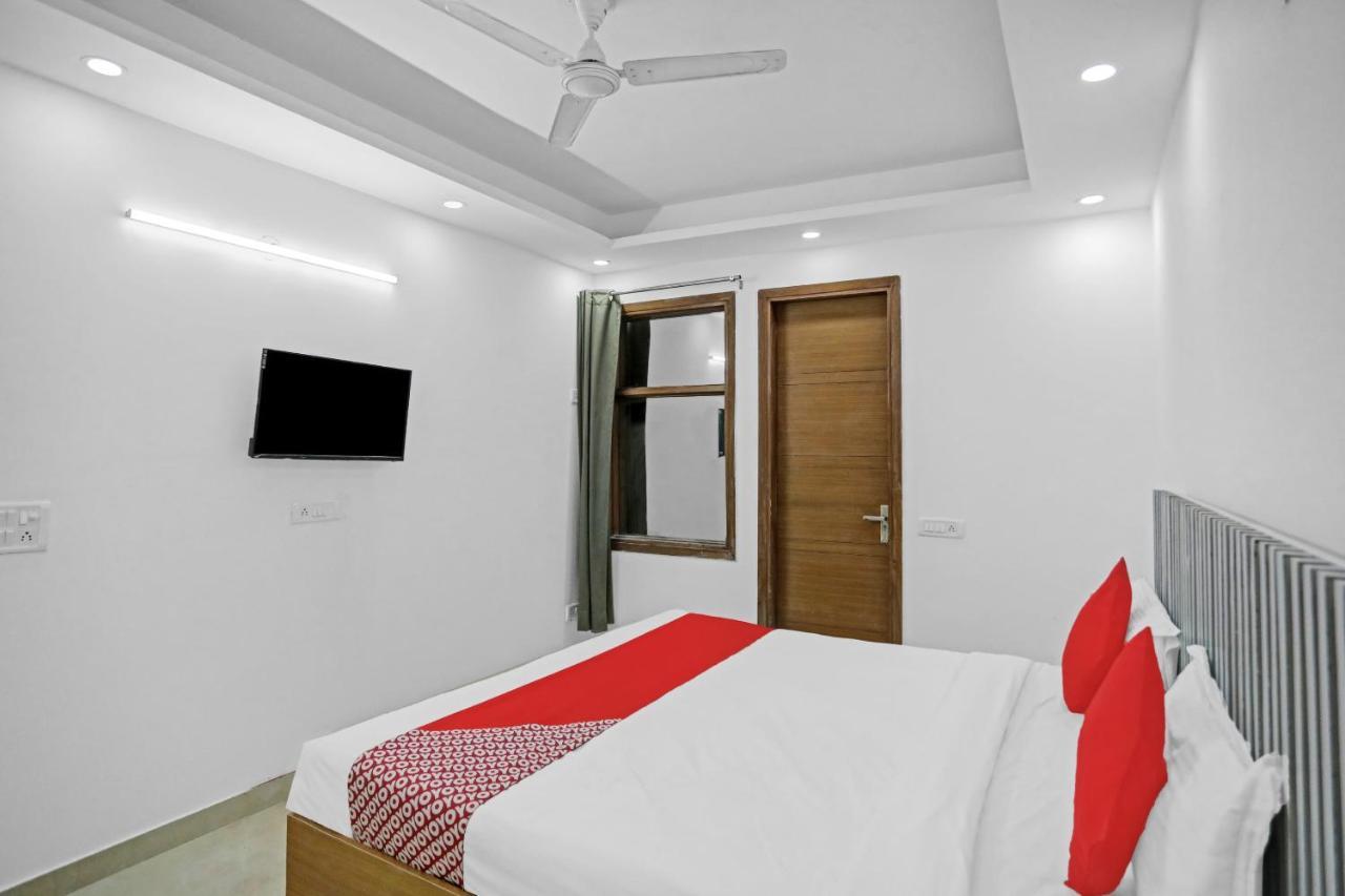 Oyo Sunrise Near Qutab Minar Metro Station Hotel 3*
